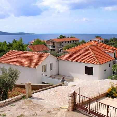 Apartments And Rooms With Parking Space Zavala, Hvar - 128 Jelsa  Kültér fotó