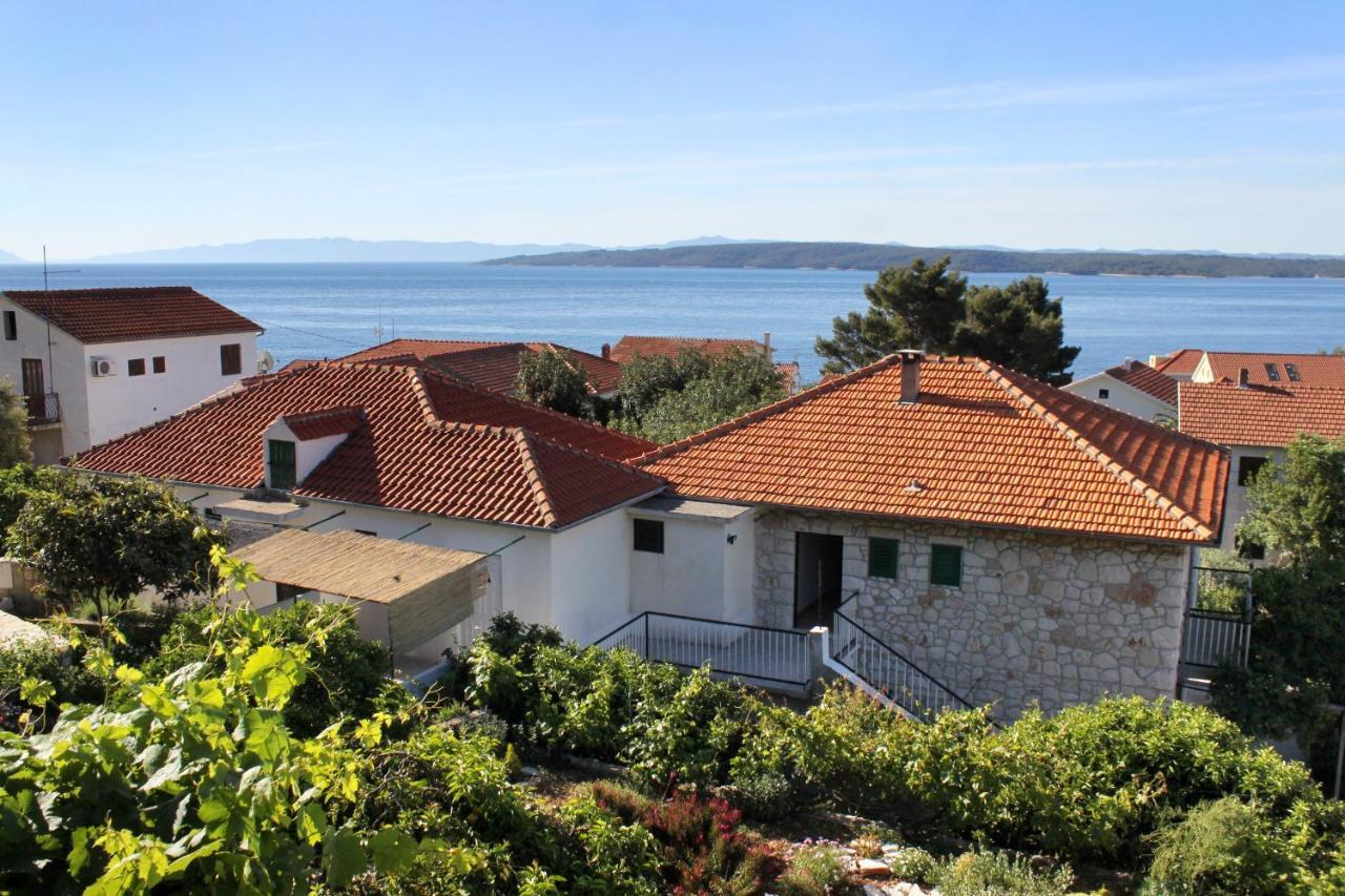 Apartments And Rooms With Parking Space Zavala, Hvar - 128 Jelsa  Kültér fotó