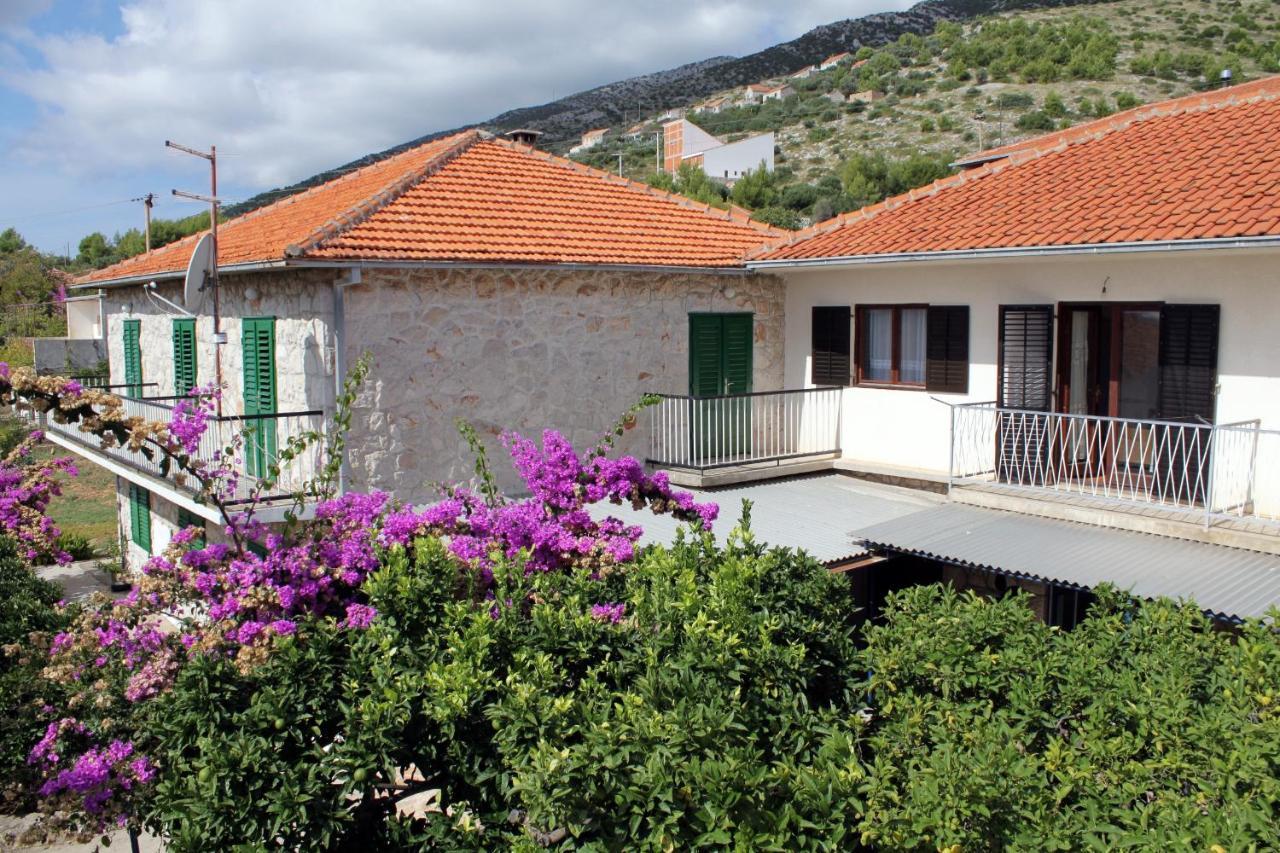 Apartments And Rooms With Parking Space Zavala, Hvar - 128 Jelsa  Kültér fotó