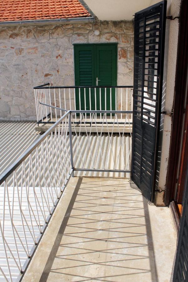 Apartments And Rooms With Parking Space Zavala, Hvar - 128 Jelsa  Kültér fotó