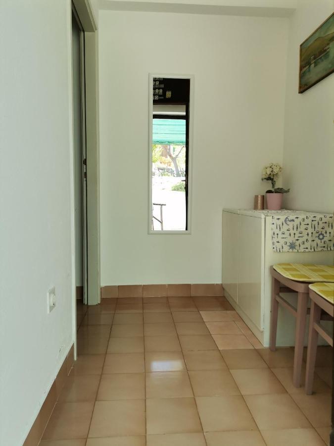 Apartments And Rooms With Parking Space Zavala, Hvar - 128 Jelsa  Kültér fotó
