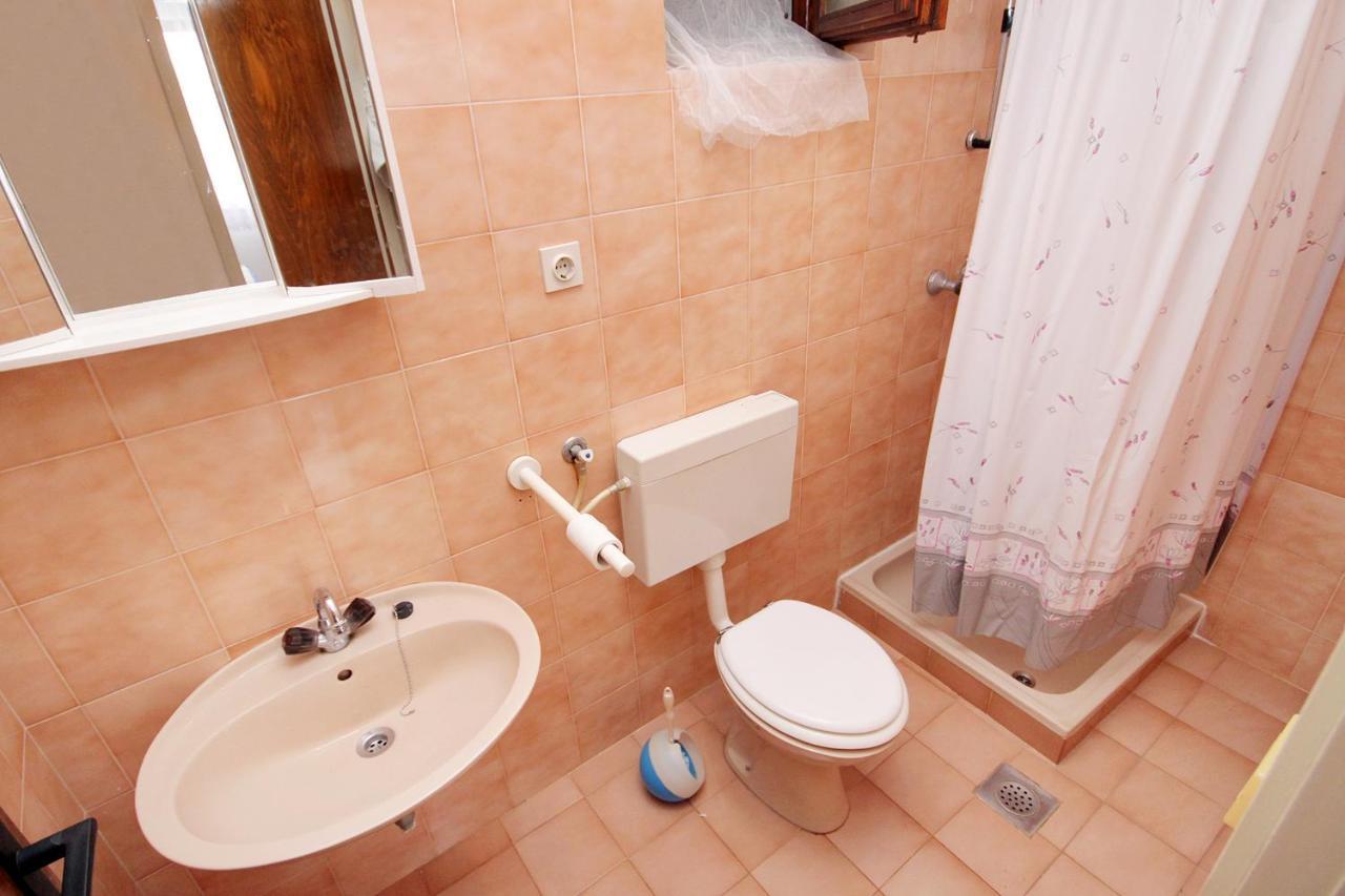 Apartments And Rooms With Parking Space Zavala, Hvar - 128 Jelsa  Kültér fotó