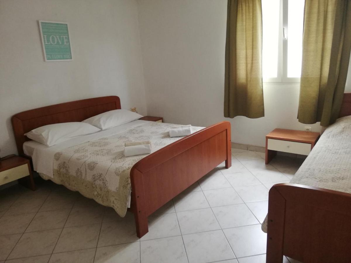 Apartments And Rooms With Parking Space Zavala, Hvar - 128 Jelsa  Kültér fotó