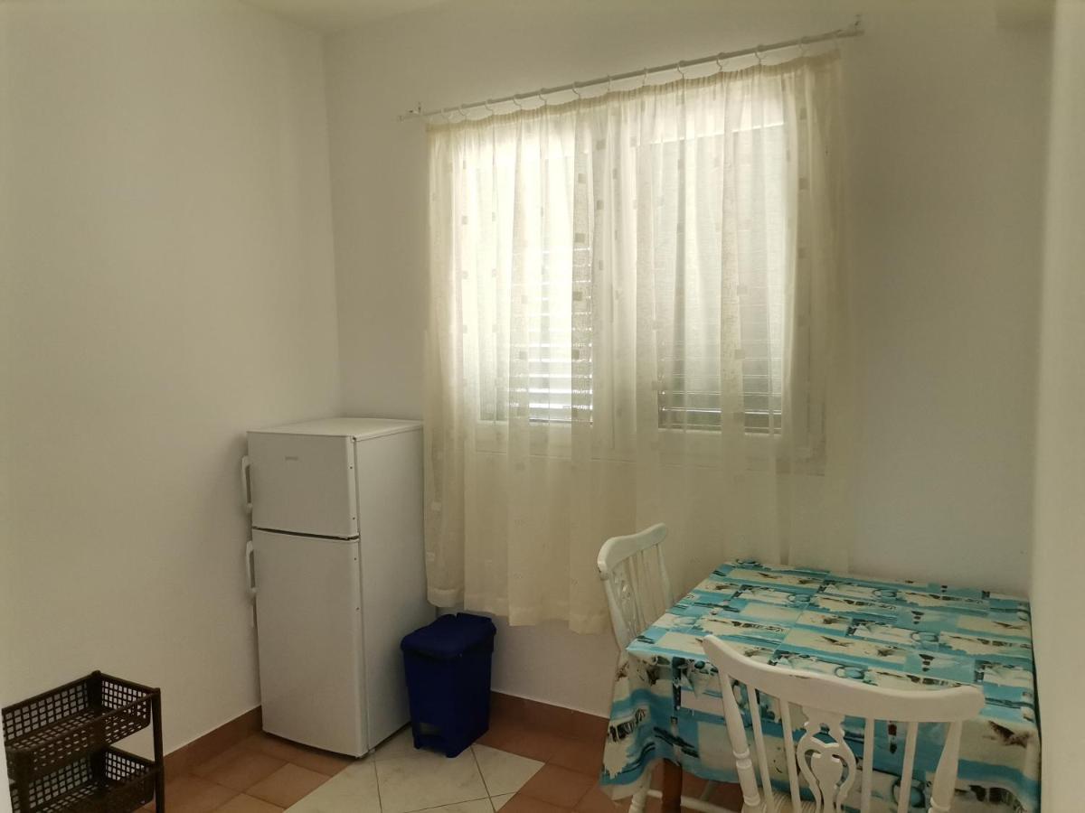 Apartments And Rooms With Parking Space Zavala, Hvar - 128 Jelsa  Kültér fotó