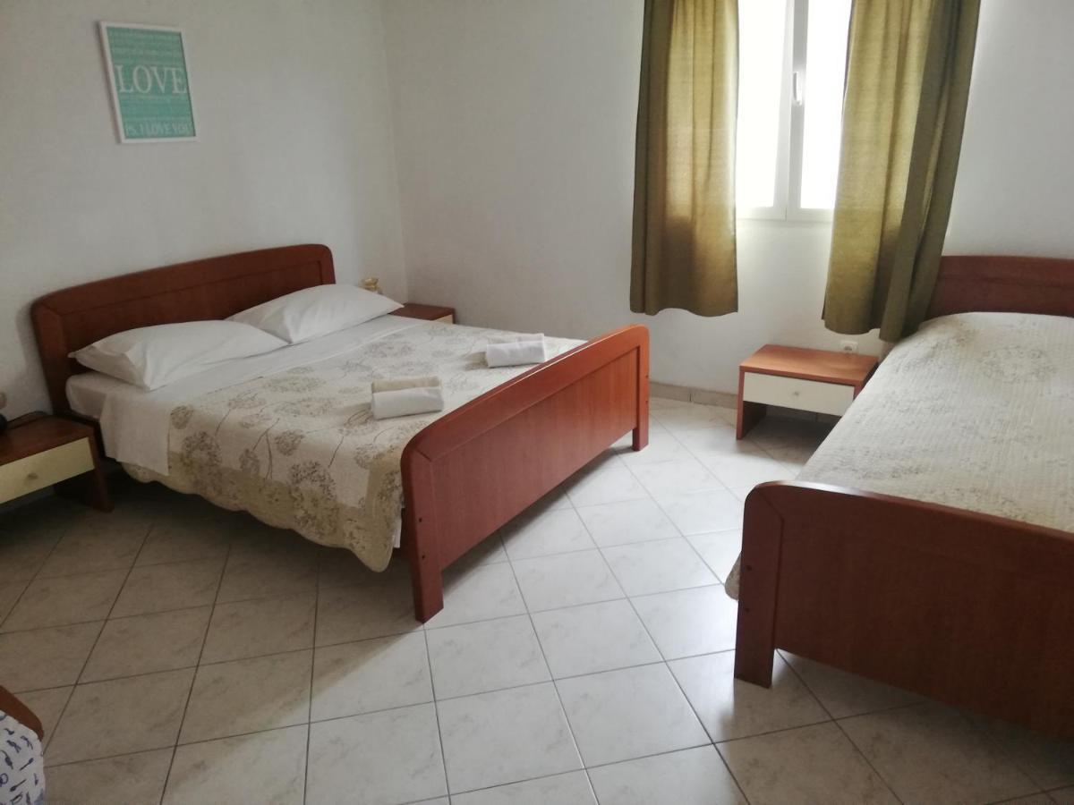 Apartments And Rooms With Parking Space Zavala, Hvar - 128 Jelsa  Kültér fotó