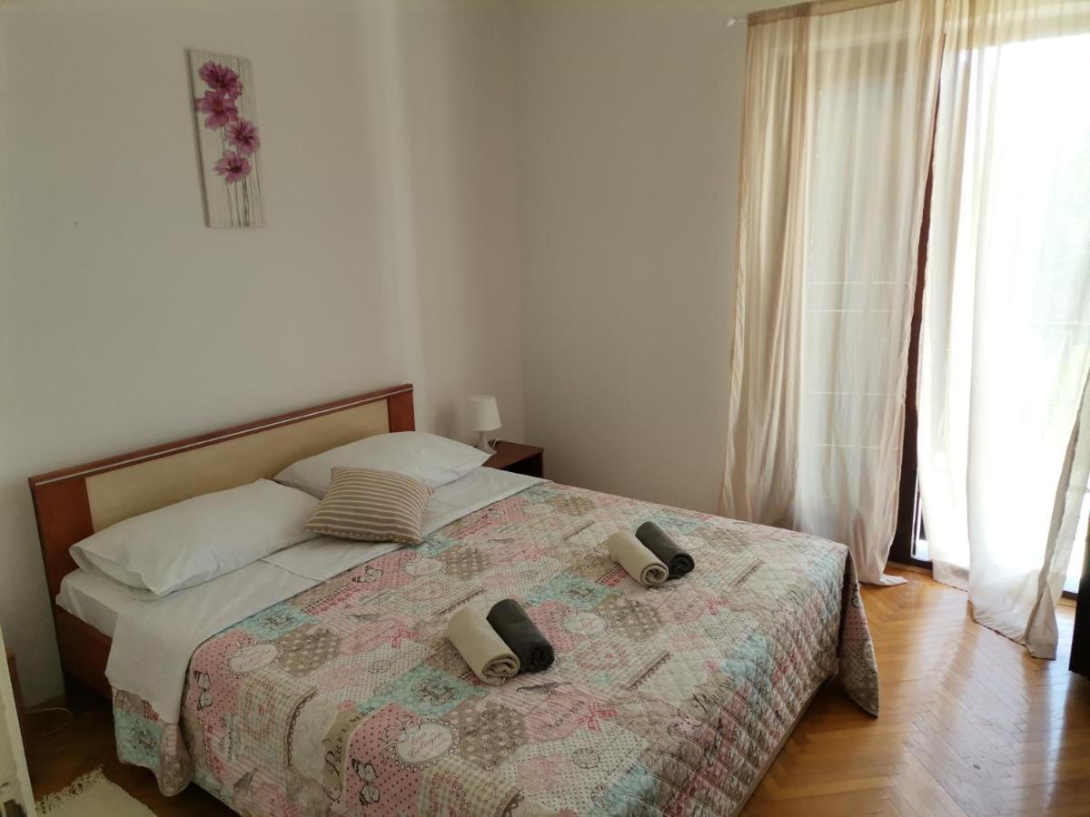 Apartments And Rooms With Parking Space Zavala, Hvar - 128 Jelsa  Kültér fotó