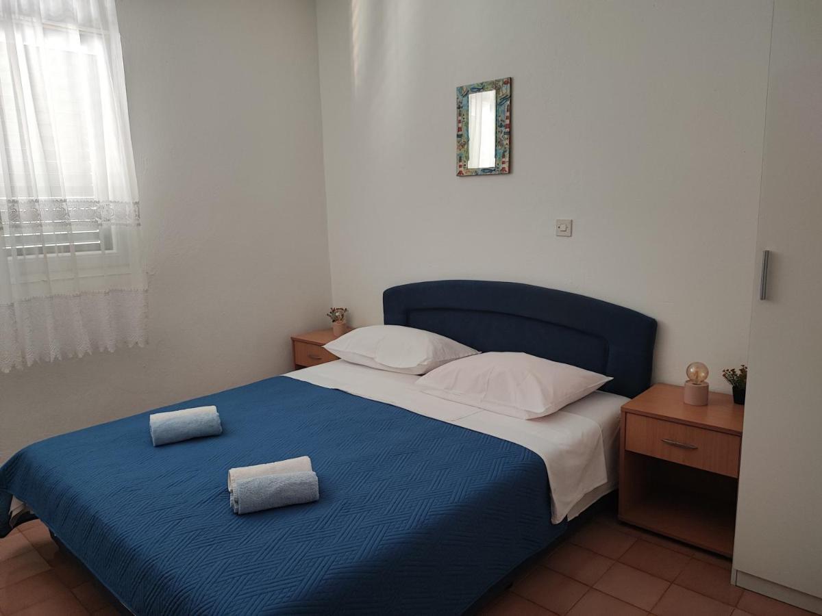 Apartments And Rooms With Parking Space Zavala, Hvar - 128 Jelsa  Kültér fotó