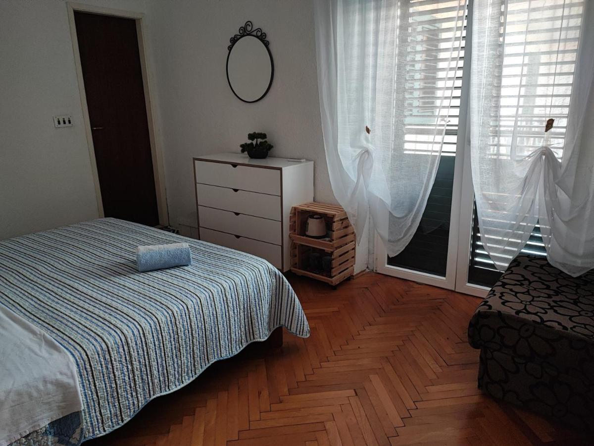 Apartments And Rooms With Parking Space Zavala, Hvar - 128 Jelsa  Kültér fotó